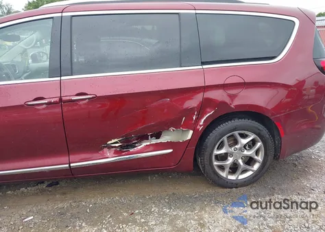 2017 Chrysler Pacifica Limited z USA, uszkodzony, nr VIN 2C4RC1GGXHR753592